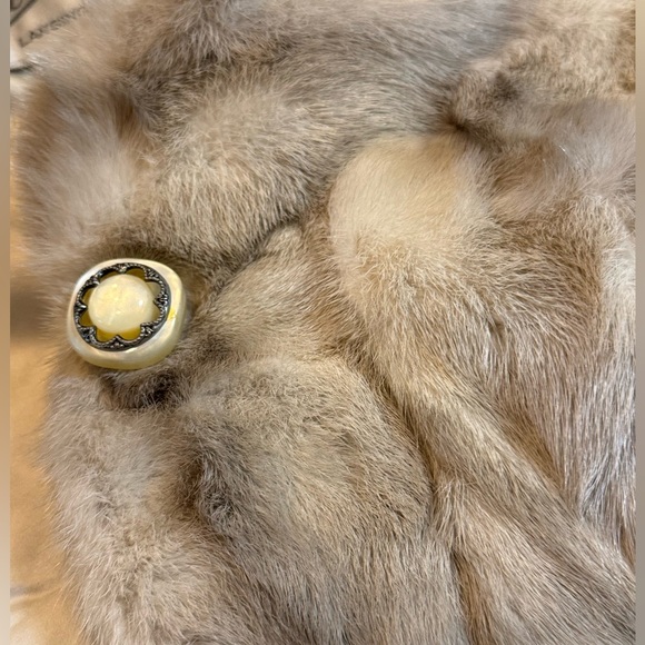 Vintage Mink Capelet - Picture 5 of 9
